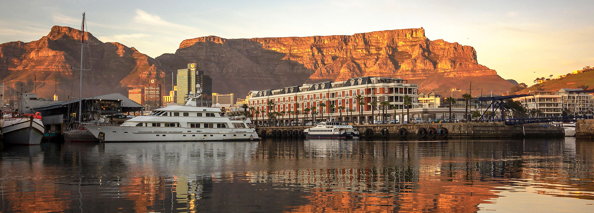 Views of Table Mountain and of the peaceful waters of the quay at Cape Grace