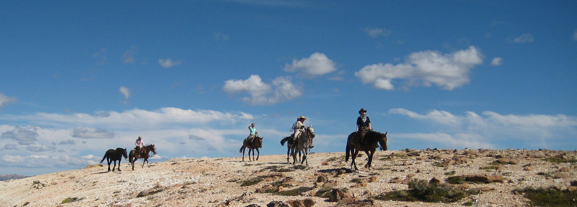 Jakotango Patagonia Trail with Jakob von Plessen, horse riding high up in the Andes