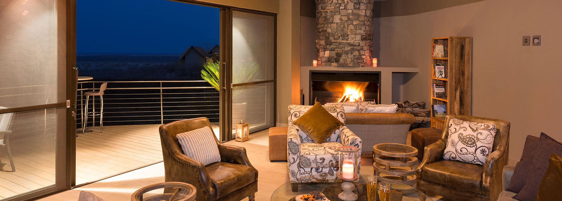 Enjoy the indoor fireplace in the lounge at Safarihoek