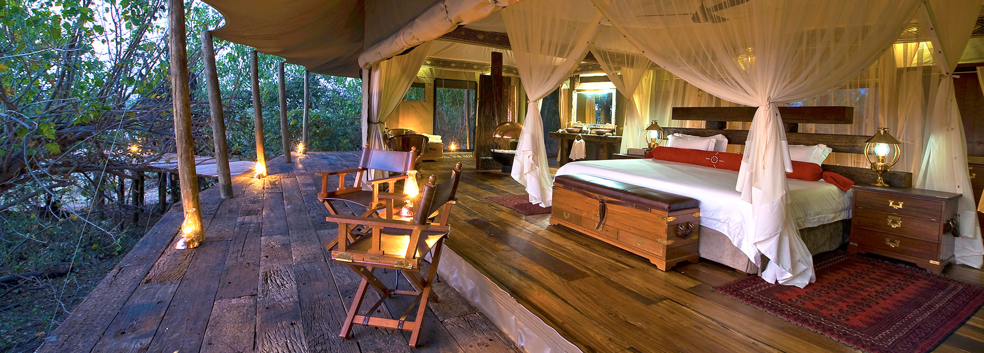 Look out over the Zibadianja Lagoon at Zarafa right from the comfort of your room