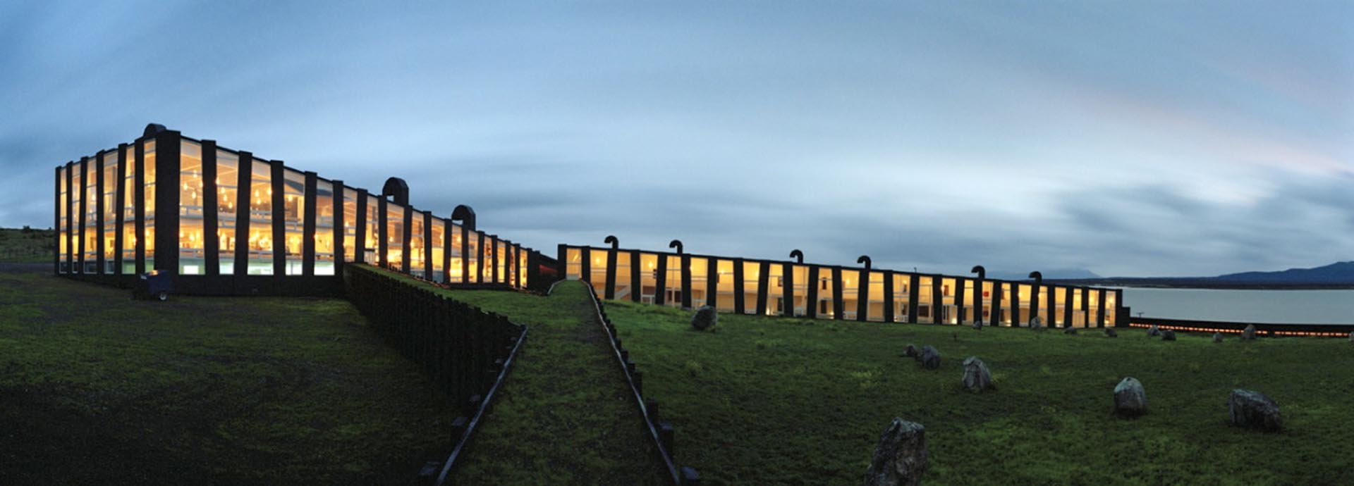 Remota was designed by architect Germán del Sol creating a building that doesn’t compete with its surrounding.