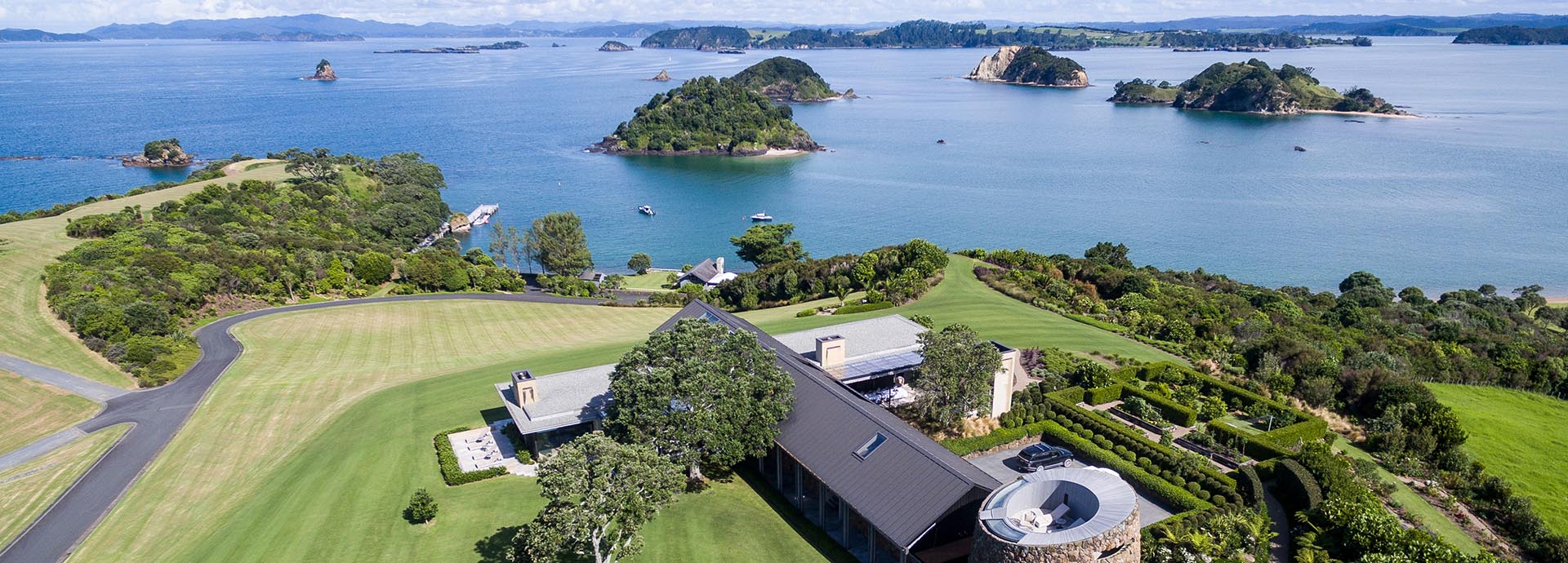 The Landing Residences are four spectacular, luxury private retreats that can cater to small or large groups, providing privacy, total flexibility and the finest personal service.