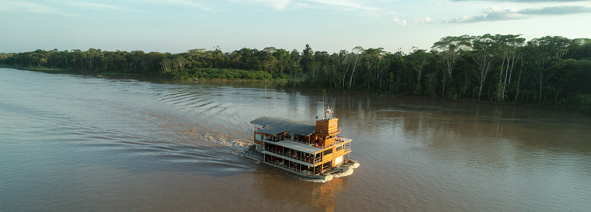 Delfin I river cruise on the Peruvian Amazon