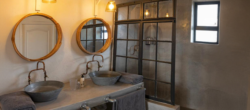 En suite bathroom at Nantwich Lodge, Hwange National Park