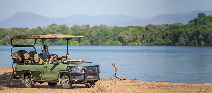 Game drive in Mana Pools NATIONAL PARK, Zimbabwe