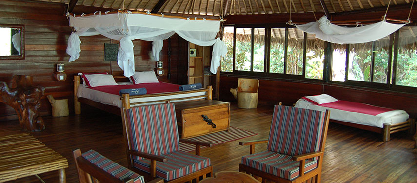 Four poster beds and rustic simplicity at Manafiafy