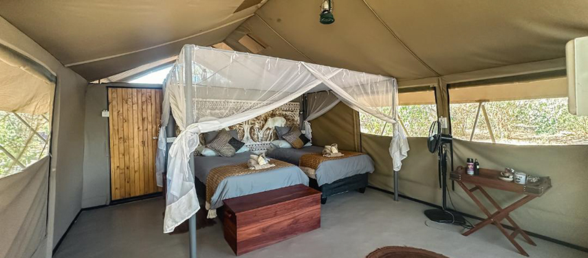Twin room at Mhara River Camp, Mana Pools, Zimbabwe