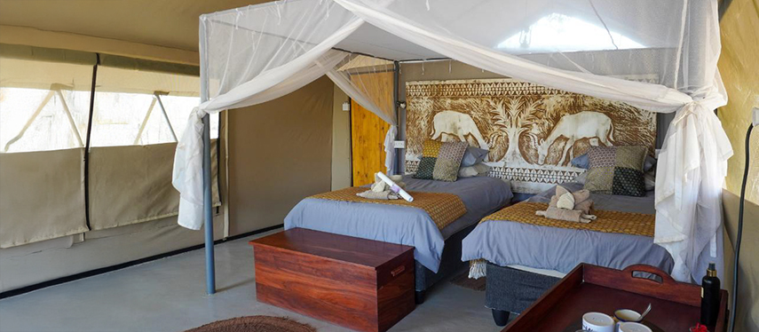 Twin room at Mhara River Camp, Mana Pools, Zimbabwe