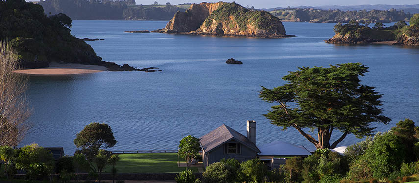 The Landing Residences have been designed to be at one with their surroundings and to harness the beauty and light of the spectacular coastal setting.