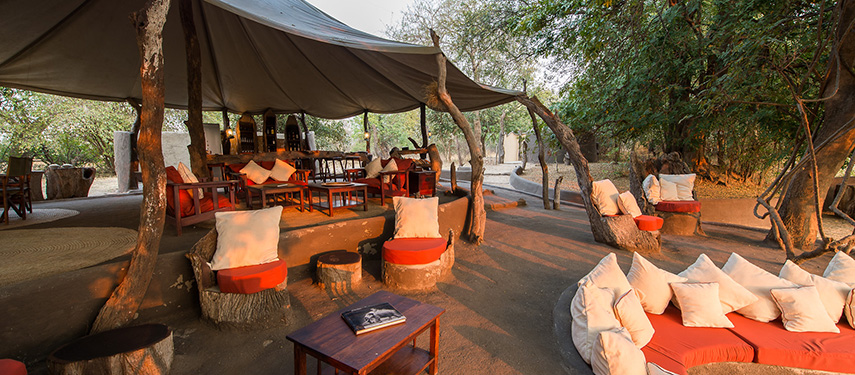 Tena Tena camps under canvas dining room and bar offers stunning views of the Luangwa River.