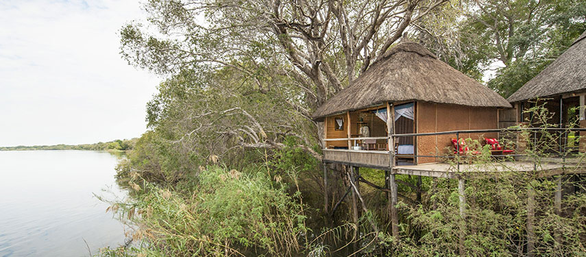Chalets at Chundukwa River Lodge offer breathtaking views of the Zambezi River