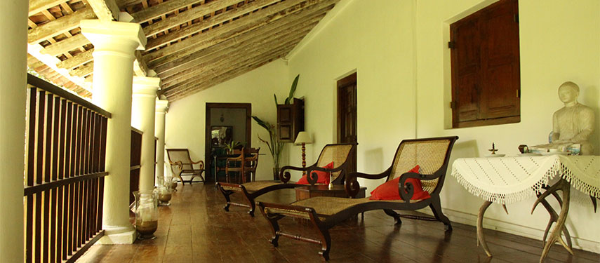 Relaxed, colonial-style terrace in Kandy, Sri Lanka