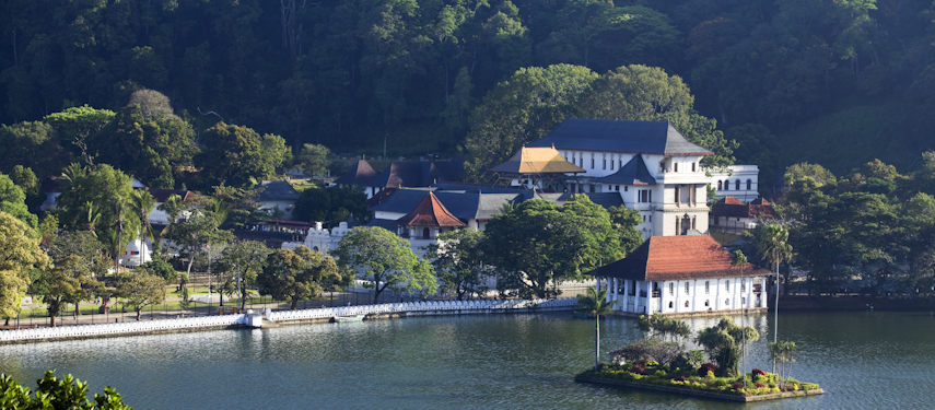 A scenic view of Kandy Lake, Sri Lanka