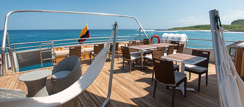 Relax on the deck of the M/Y Grace
