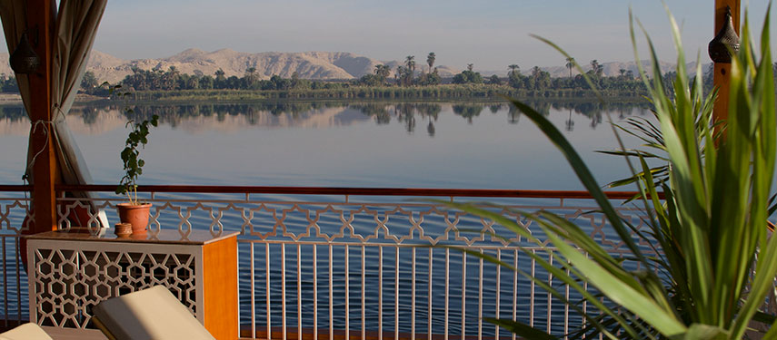 A stunning view across the Nile to the sand dunes of Egypt