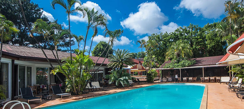 A quick stint from the airport and arrive to peace, palm trees and a pool at Relais des Plateaux