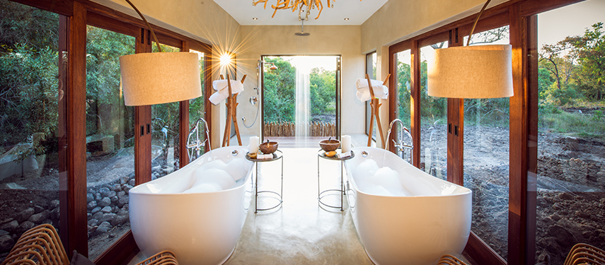 His & Hers bathtubs at Sabi Sabi Bush Lodge