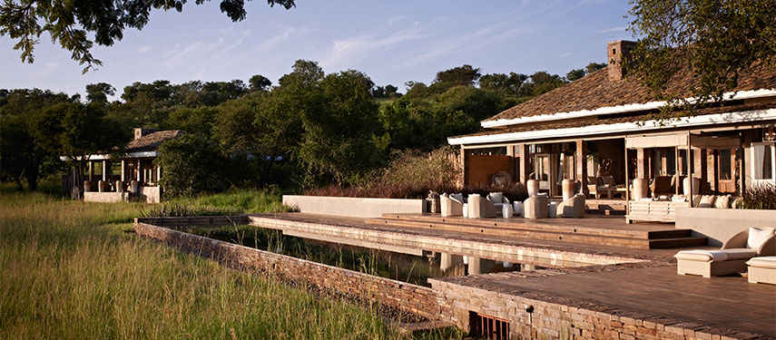 Exclusive views of the annual wildebeest migration at Singita Serengeti House
